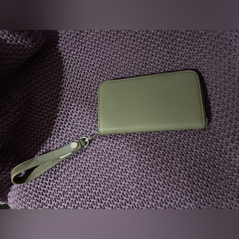 Olive pebbled leather wristlet NWOT